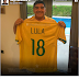 Maradona presta homenagem a Lula 