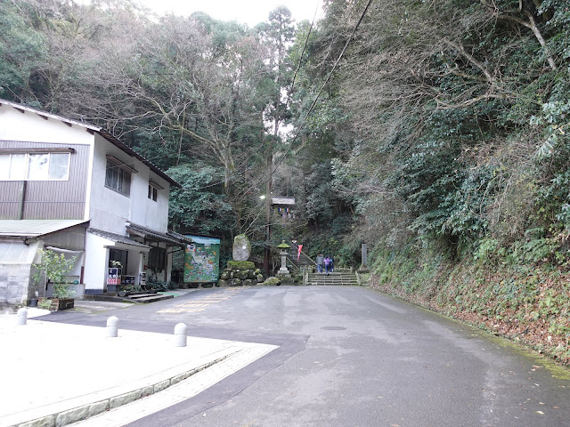 島根県安来市清水町　安来清水寺の参道付近