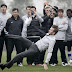 Gambar Lucu Beckam Terpeleset Di China