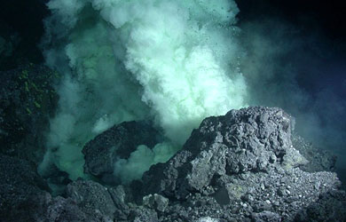 Gunung Berapi Raksasa Bawah Laut Sulawesi