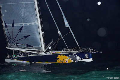 Edmond de Rothschild à son arrivée à Port la Foret.