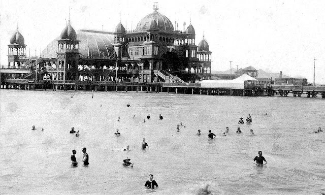 Swimming at Saltair in 1900 photograph