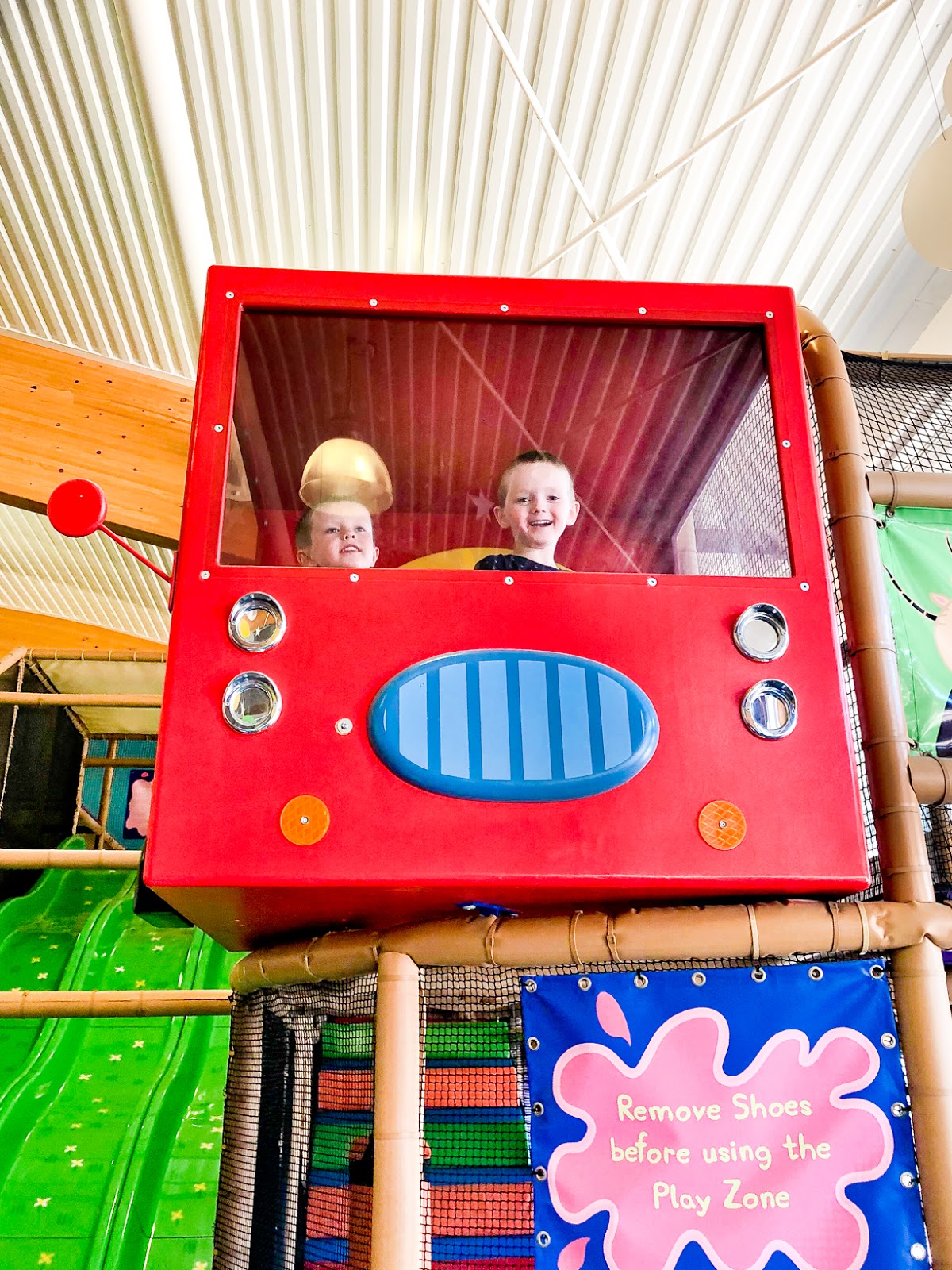 peppa pig world, peppa pig, paultons park, peppa pig world review 