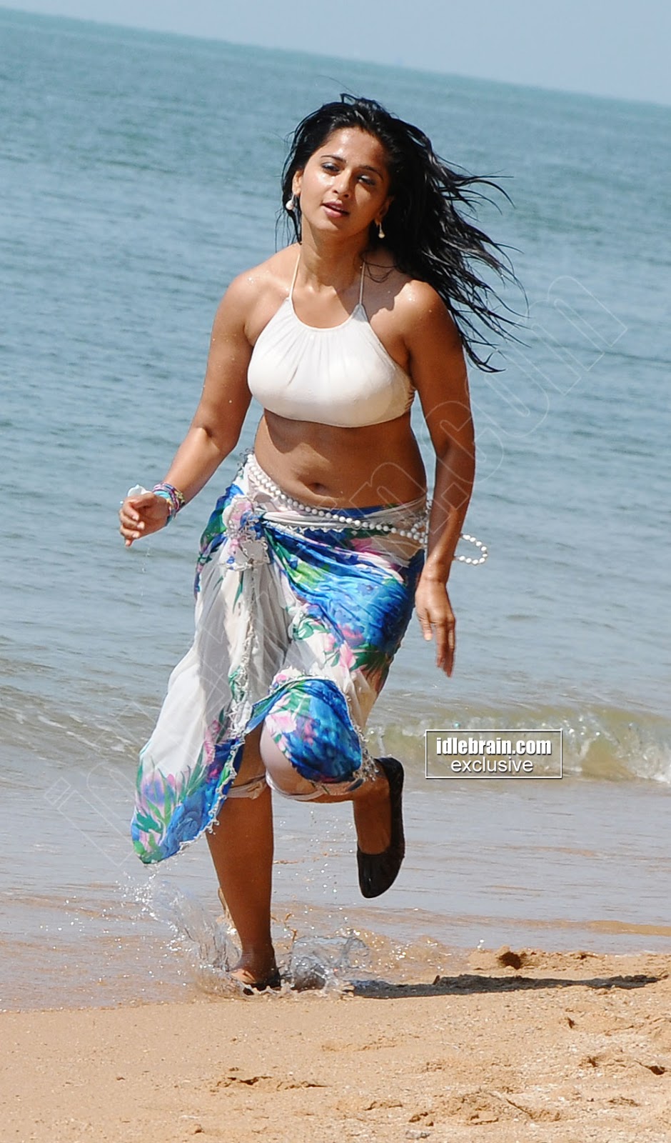 Anushka Shetty hot beach photos