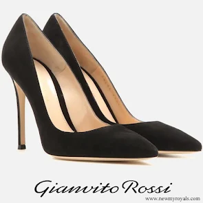 Princess of Wales wore Gianvito Rossi Gianvito 105 suede pumps in black