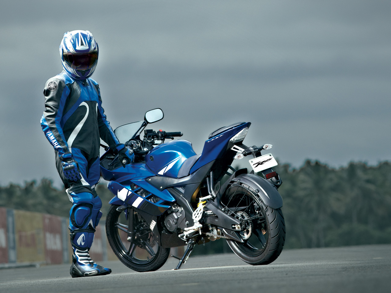 Yamaha R15 2.0 : Perfect Features with Good Performance ...