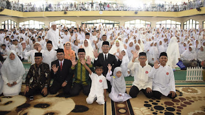 Gubernur Emil Sangat Bangga Hadiri Wisuda 937 Hafiz Cilik di Sukabumi