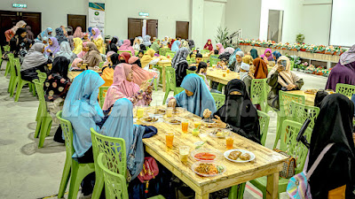 bustan mawaddah, majlis hari raya aidilfitri alumni mdq 2024, dewan tuan guru haji harun taib, maahad darul quran, rusila, marang, terengganu, meja jamuan sebelah perempuan,