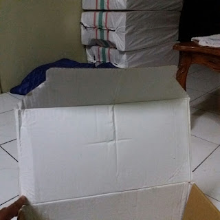 Box Arsip Warna Putih bagian dalamnya. pH nya normal yaitu 6-7