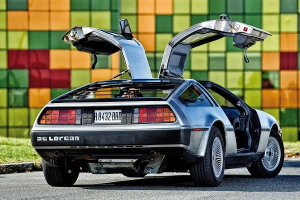 DeLorean DMC-12