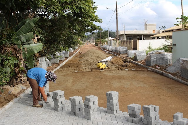 Programa de Pavimentação Comunitária de Balneário Piçarras abrangeu mais de 20 ruas em dois anos