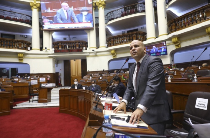 Ministro Salas hace llamado al Congreso a revisar ley sobre exoneración del IGV