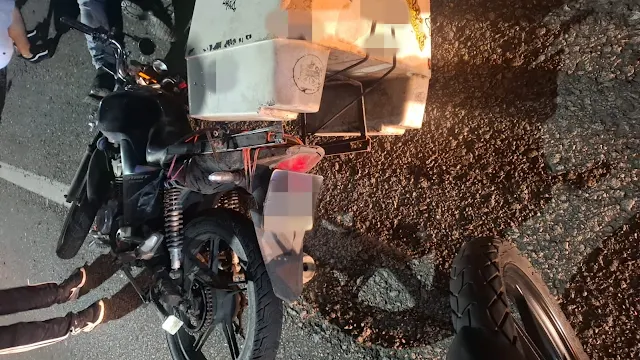 Acidente envolvento moto e carro deixa um ferido no bairro Aterrado, em Volta Redonda
