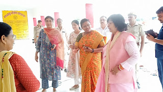 कानपुर देहात:  मड़वाई में नवनिर्मित आंगनबाड़ी केन्द्र का राज्यमंत्री व जिलाधिकारी ने किया उद्घाटन।