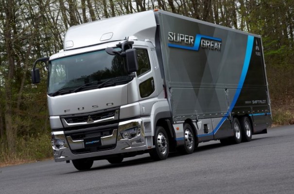 gambar truk fuso Super Great