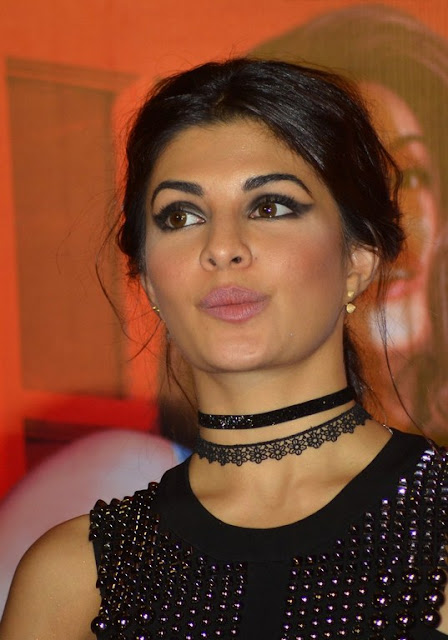 Jacqueline Fernandez hot images in black sexy outfits