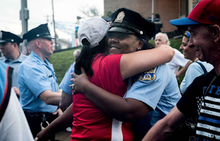 Hundreds Turn Out To Support Police