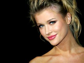 Free wallpapers without watermarks of Joanna Krupa at Fullwalls.blogspot.com