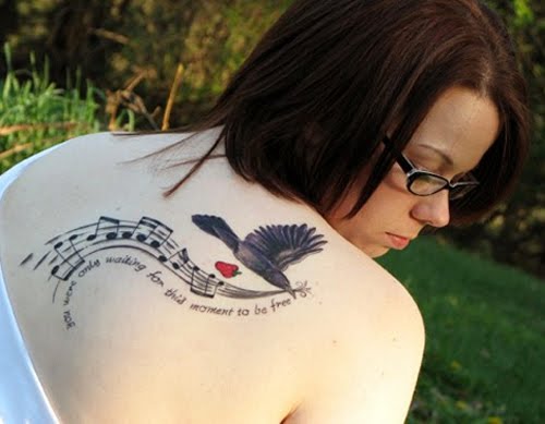 Musical de aves desenho de tatuagem para as mulheres