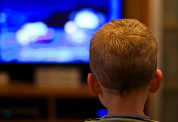 Ανατρεπτική μελέτη από επιστήμονες – Η τηλεόραση δεν κάνει τόσο κακό