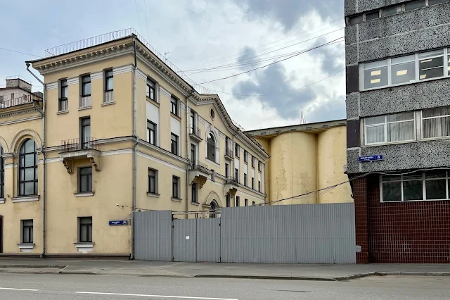 улица Жебрунова, Мельничный комбинат в Сокольниках (бывший Мелькомбинат № 1 имени А. Д. Цюрупы)