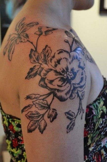 Women Shoulder With Snapdragon Flower Tattoos, Tattoos On Women Shoulder Flower, Flower Designs For Women Shoulder, Women Shoulder With Flowers, Women,