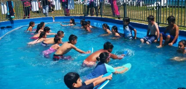 Talleres de natación para menores de 7 a 12 años, en Los Lagos 