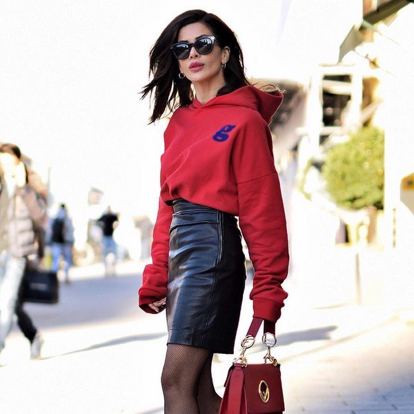 outfit felpa come abbinare la felpa idee outfit felpa tendenza autunno 2021 how to wear sweatshirt streetstyle mariafelicia magno colorblock by felym fashion blogger italiane fashion bloggers Italy street style fall trends