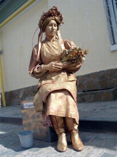 Realistic Living Statue