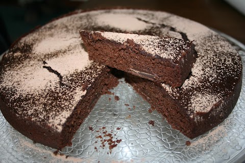 Bolo de Chocolate (saudável) com Quinoa, sem açúcar refinado, manteiga nem farinha