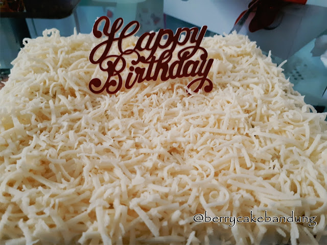 kue ulang tahun yg unik