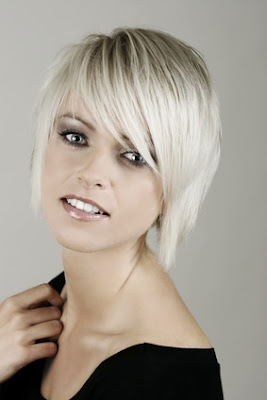 Short blonde hairstyle 2009