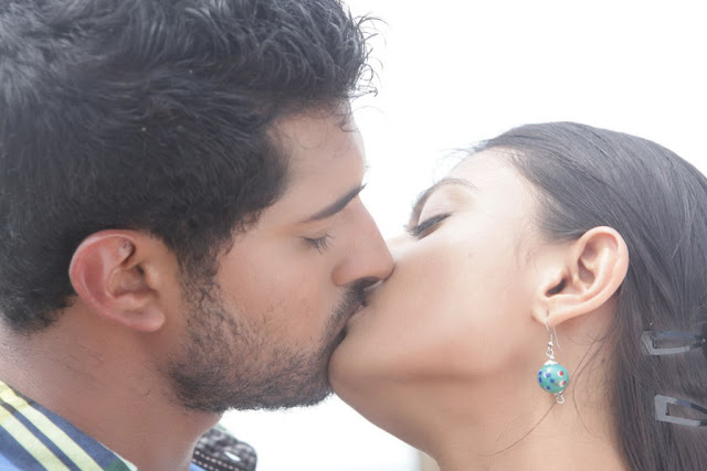 Nikitha Narayan full kiss