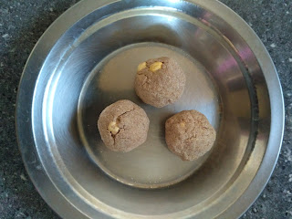 Snacks - Sorghum Porivilangaai laddu