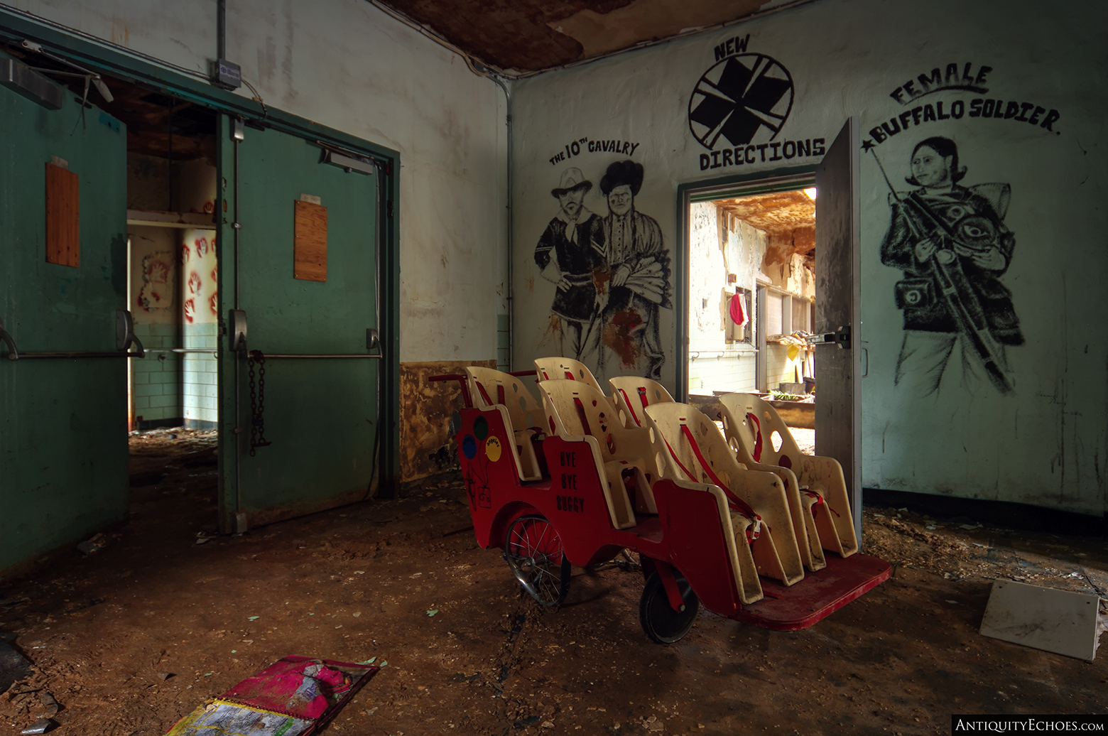 Embreeville State Hospital - Murals and debris