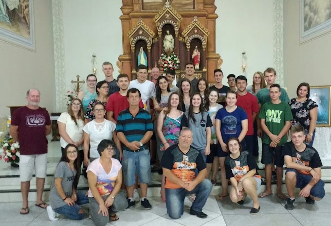 E.J.J. – JOVENS PARTICIPAM DE ENCONTRO NO SANTUÁRIO