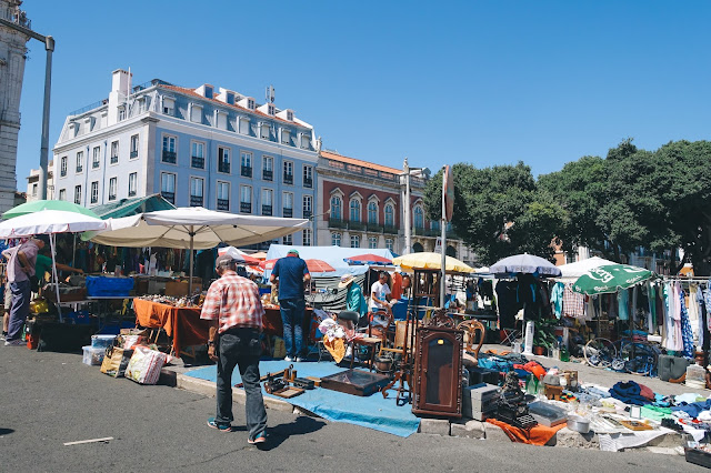 泥棒市（Feira da Ladra）