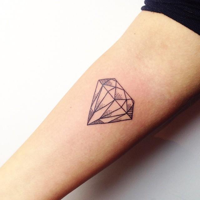 tatuagens femininas de diamantes