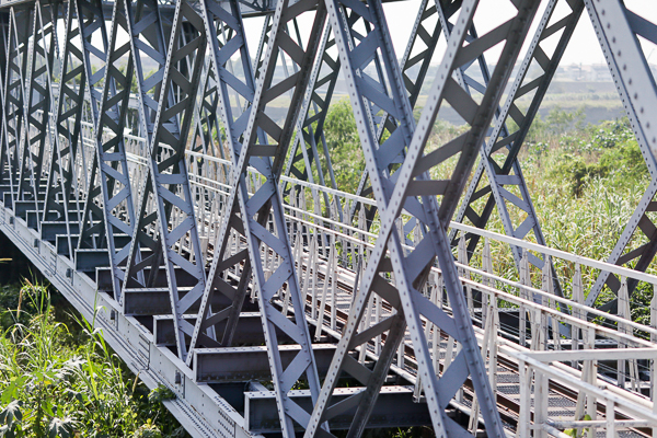 雲林虎尾鐵橋超過百年歷史建築台鐵舊鐵道，見證虎尾糖業發展史