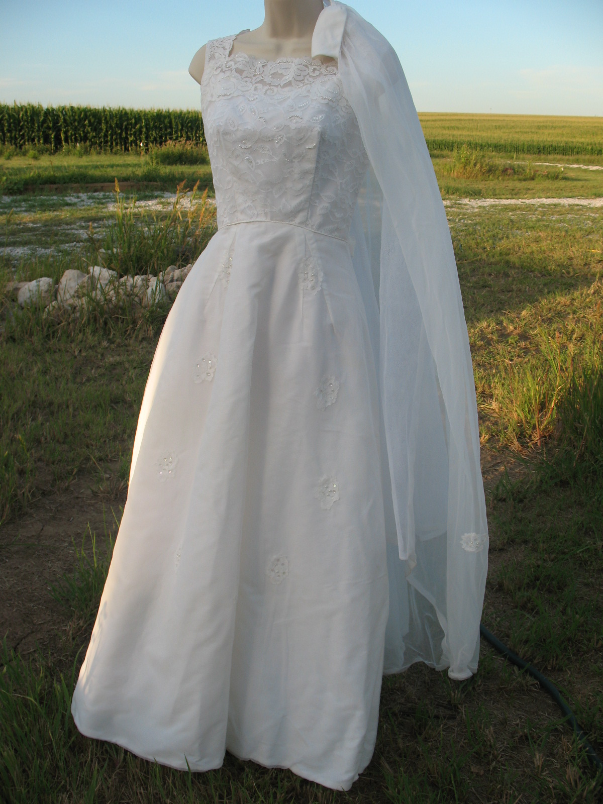 myanmar wedding dress