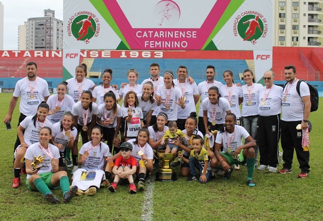 Kindermann é campeão invicto do Catarinense Feminino