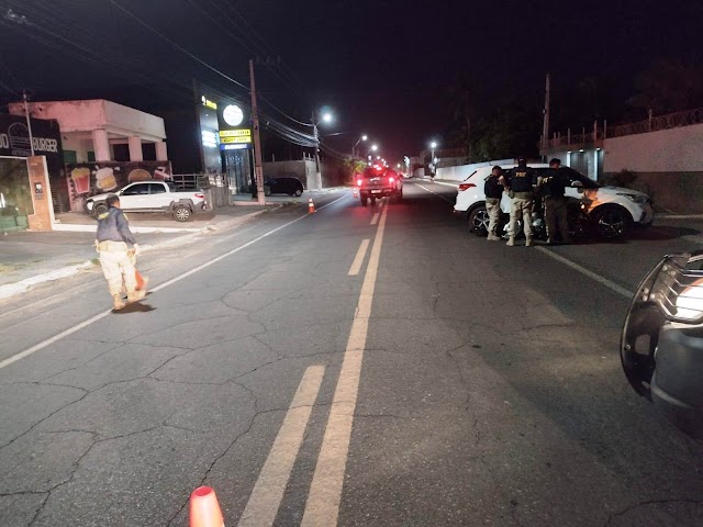 Motociclista de 39 anos morre após colidir na lateral de carro na BR-343 em Parnaíba