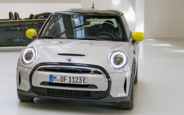 Novos MINI Hatch 3 e 5 portas 2022: fotos, preços e detalhes - Brasil