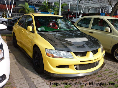 Mitsubishi Lancer Evolution 8 carbon fiber bonnet