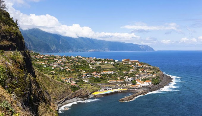 Ponta Delgada: onde a devoção chega com o cartão de eleitor na mão