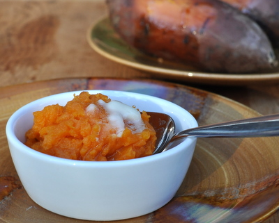 How to Cook Sweet Potatoes in a Slow Cooker, so simple ♥ AVeggieVenture.com. Great for Meal Prep. Vegan. Gluten Free. WW Friendly. Budget Friendly.