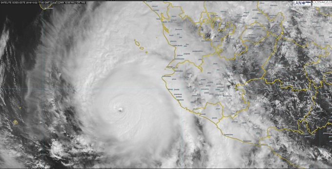 Estados// Huracán “Willa” provocará olas de 6 metros en Puerto Vallarta