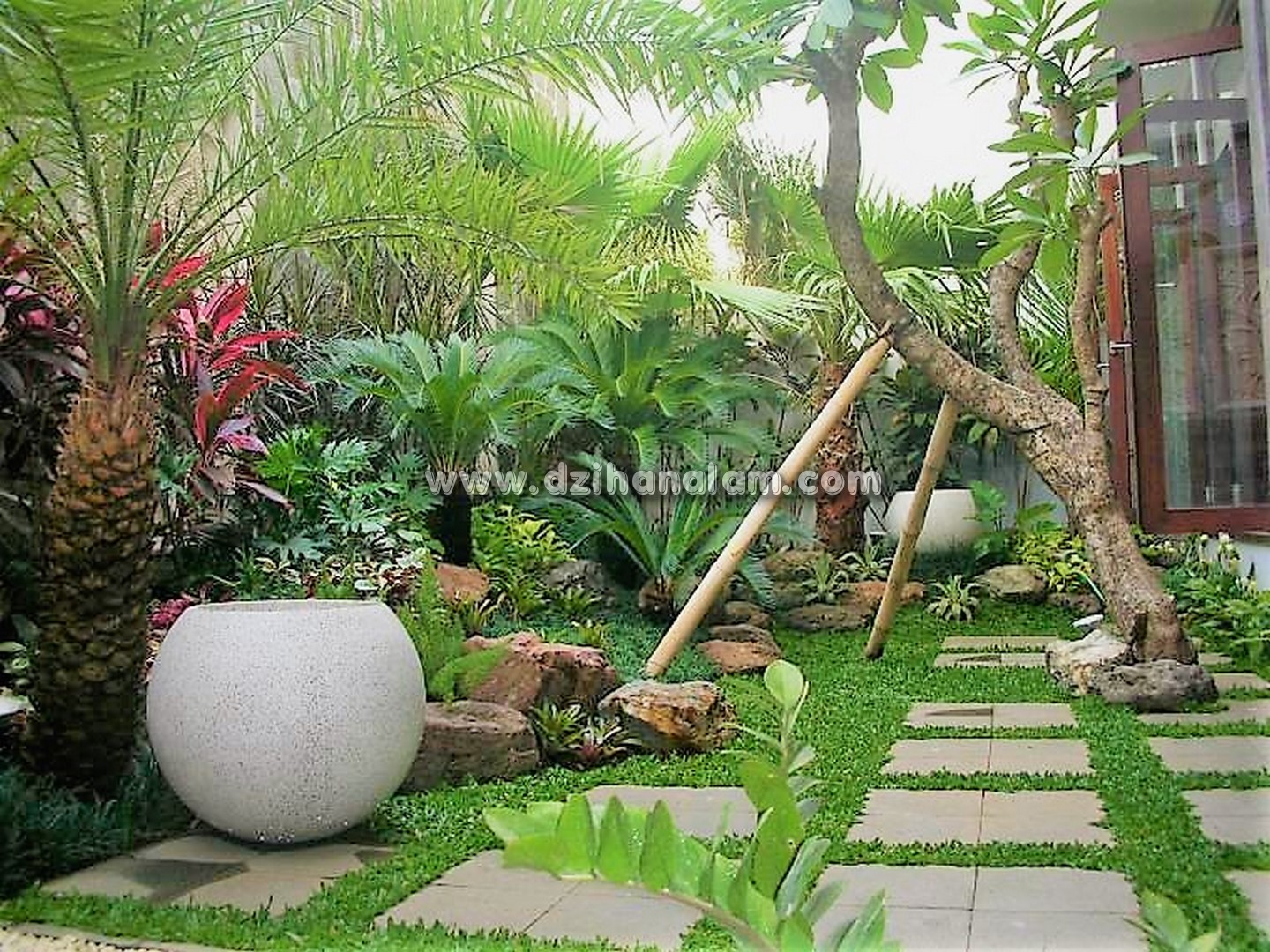 iGambar Taman Tropisi Dzihan Alam Tukang iTamani Manado