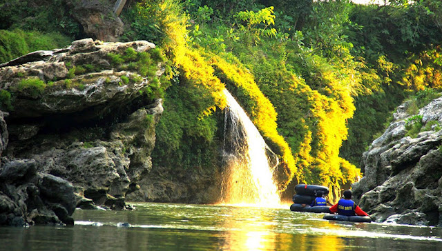 Tak Perlu ke Belize Cave Tubing, Di Jogja Kini Ada Goa Pindul