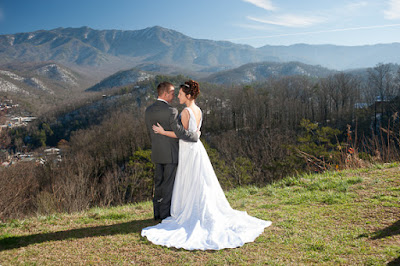 http://www.perfectweddingpics.com/smokymountainwedding/